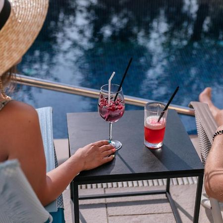 Hotel Eleven Petrovac Екстер'єр фото