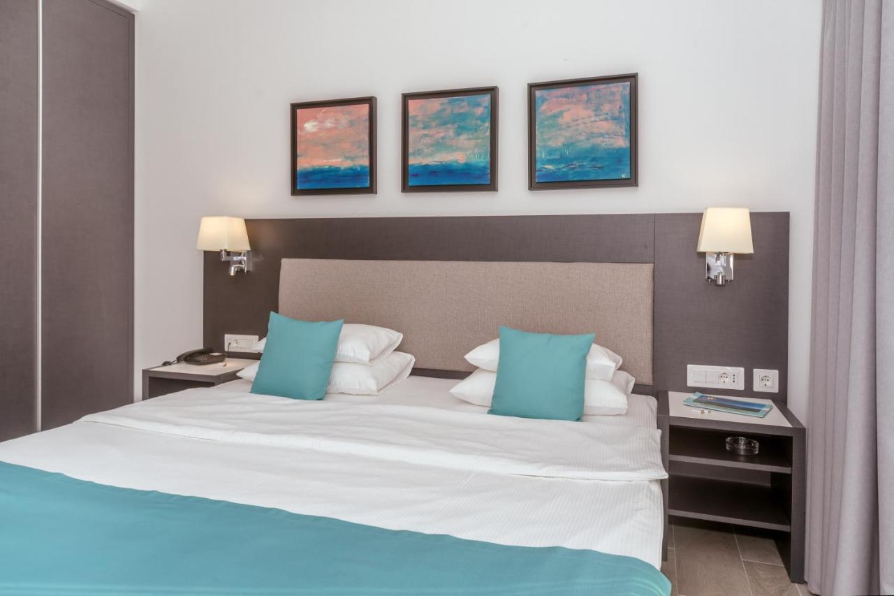 Hotel Eleven Petrovac Екстер'єр фото
