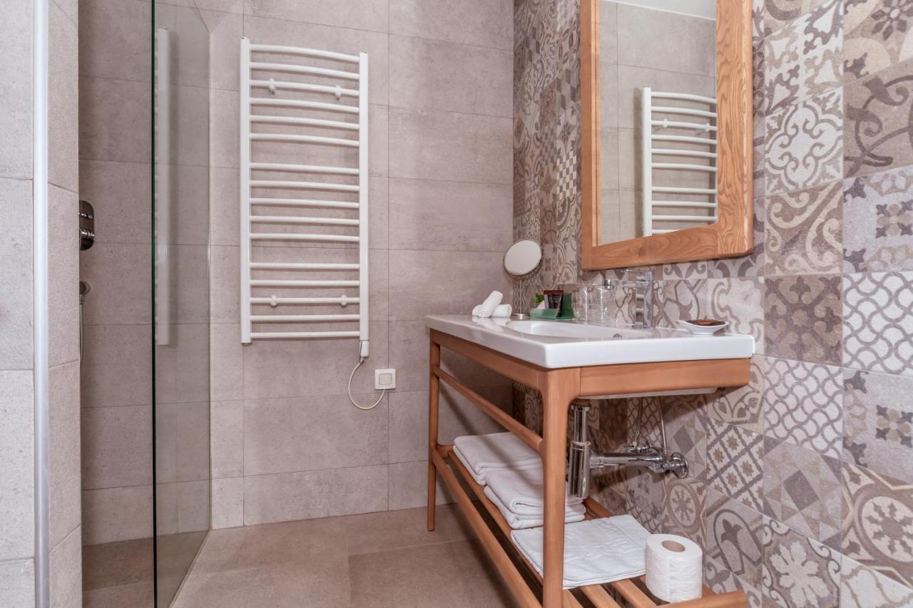 Hotel Eleven Petrovac Екстер'єр фото