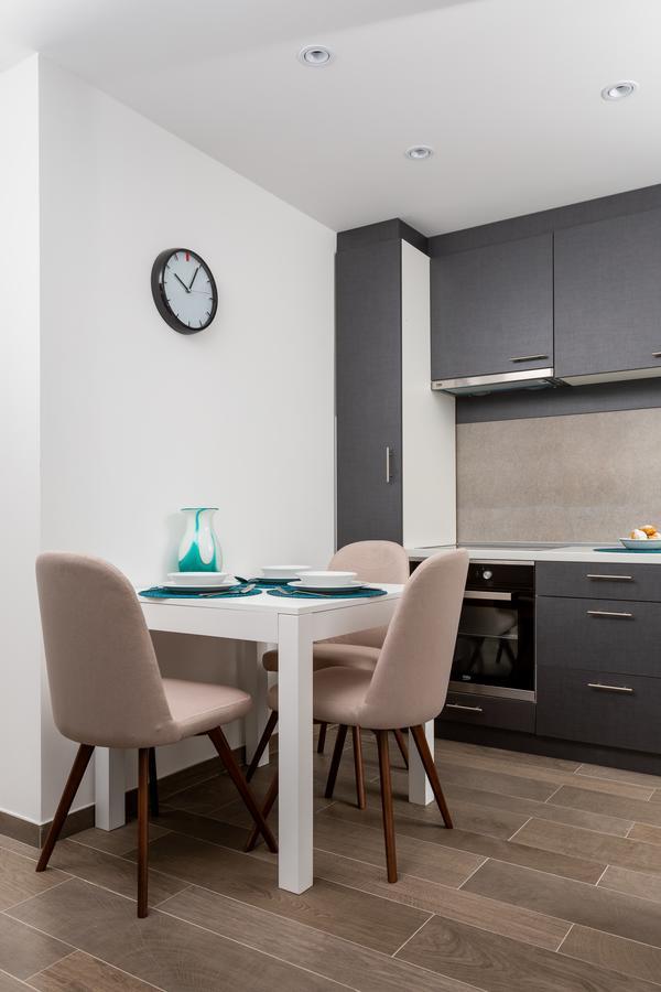 Hotel Eleven Petrovac Екстер'єр фото