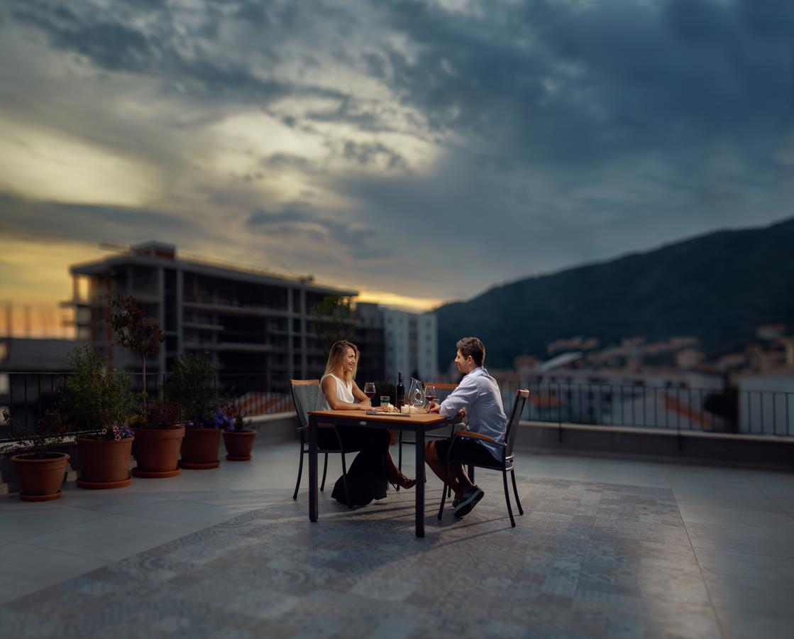 Hotel Eleven Petrovac Екстер'єр фото