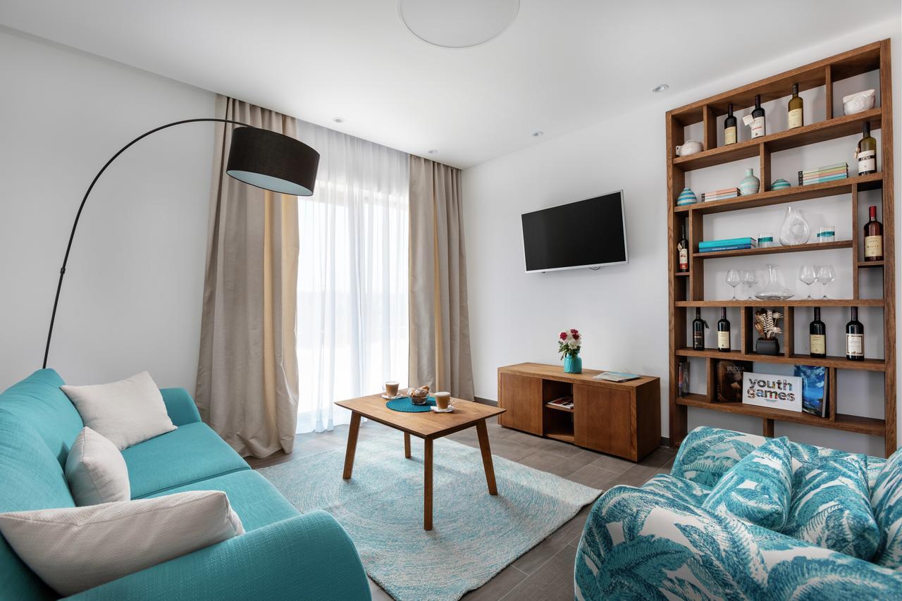 Hotel Eleven Petrovac Екстер'єр фото